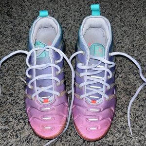 W AIR VAPORMAX PLUS